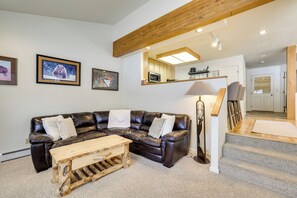 TV, fireplace, books, stereo - Copper Mtn Resort Duplex w/ Golf Course Views! (Frisco)