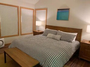 3 bedrooms, desk, iron/ironing board, free WiFi