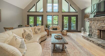 Family Escape w/ Views | Pet-Friendly | Firepit
