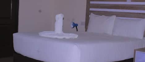 Kamar Double | Seprai antialergi dan didekorasi berbeda-beda