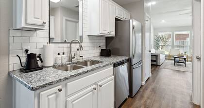 Remodeled Modern Private Boutique Getaway! 3bd/2ba