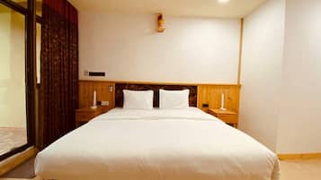 6 slaapkamers, een strijkplank/strijkijzer, wifi, beddengoed