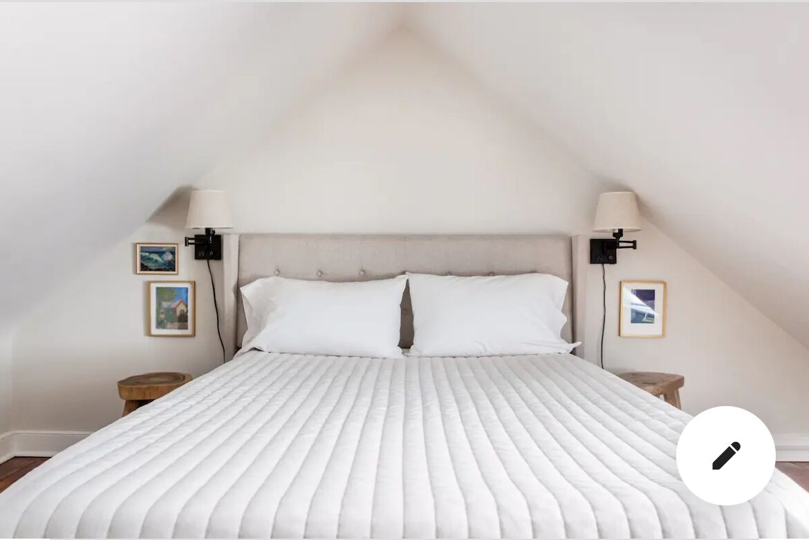 2 bedrooms, travel crib, WiFi