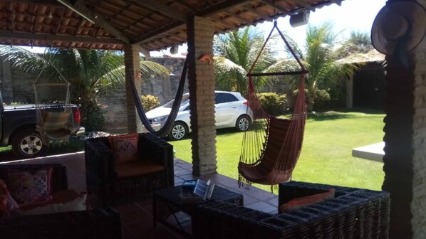 Terrace/patio - Confortável e Linda Casa na Praia do Presídio! :) (Praia do Presídio Aquiraz)