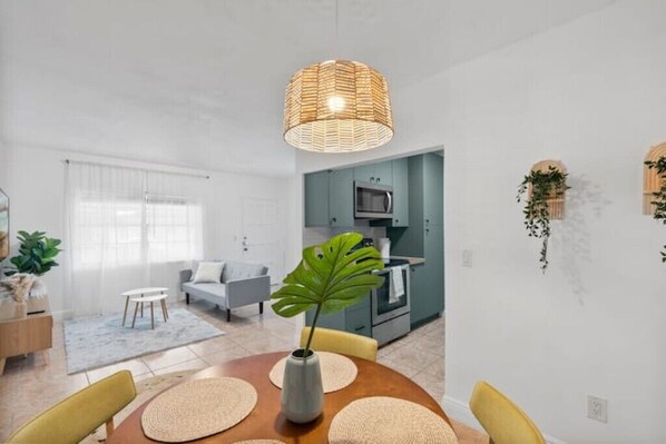 Interior - Modern Luxury & Urban Elegance in Vibrant Miami (Miami)