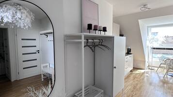 Deluxe-Apartment | 1 Schlafzimmer, schallisolierte Zimmer, Bügeleisen/Bügelbrett