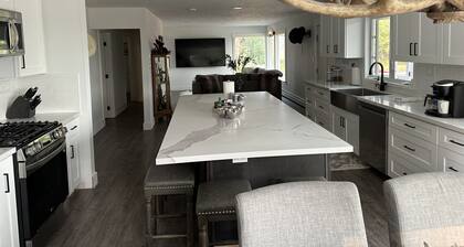 Glacier Farm House w/convenience. Pet-friendly