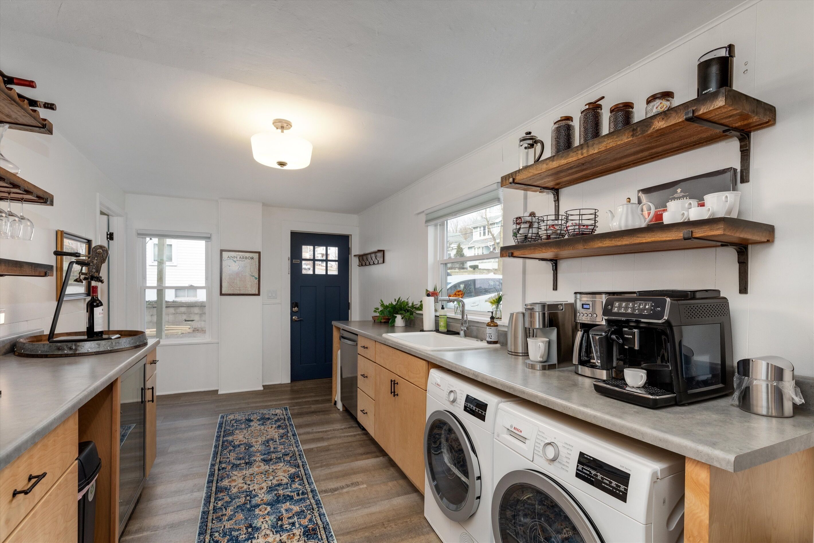 Kjøleskap, mikrobølgeovn, ovn og kokeplater