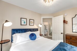 4 bedrooms, desk, iron/ironing board, free WiFi