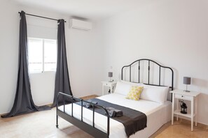 Apartment, 1 Double Bed with Sofa bed, Kitchen, City View | 1 bedroom, free WiFi - Over the Rooftops - Historic District - Sol (Madrid)
