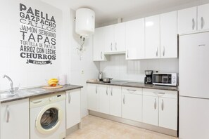 Apartment, 1 Double Bed with Sofa bed, Kitchen, City View | Private kitchen | Fridge, microwave, stovetop, coffee/tea maker - Over the Rooftops - Historic District - Sol (Madrid)