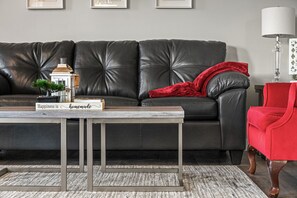 Interior - New Edmonton House 10 mins to Airport, Super close to best places in Edmonton (Edmonton)