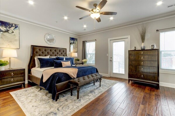 4 bedrooms, desk, iron/ironing board, free WiFi