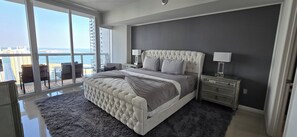 1 bedroom, iron/ironing board, travel crib, WiFi - Condo in brickell business district (Miami)