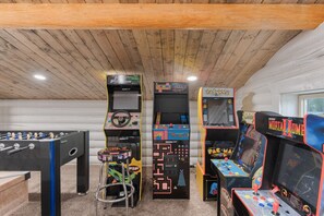 Games room - Bear Country Cabins: 11 Cabins, Hot Tub, Sleeps 50, & Pet Friendly! (Saint Charles)