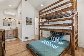 12 bedrooms, desk, iron/ironing board, travel cot - Bear Country Cabins: 11 Cabins, Hot Tub, Sleeps 50, & Pet Friendly! (Saint Charles)