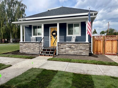 Goosetown Getaway with Barrel Sauna