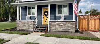 Goosetown Getaway with Barrel Sauna