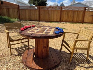Outdoor dining - Private Sauna, AC & Fenced Yard for Fido (Anaconda)