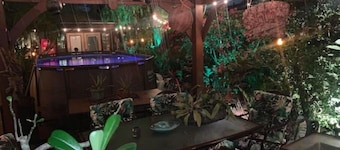 Palm Beach Tropical Retro Hot Tub Pool 2 Bedrooms Best Location