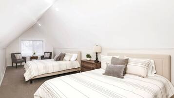 5 bedrooms, desk, iron/ironing board, WiFi