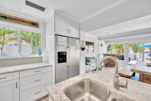 Fridge, microwave, oven, stovetop - Ocean View | Heated Pool | 3 Bedroom | Golf Cart (indian rocks beach)