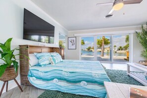 3 bedrooms, iron/ironing board, travel cot, free WiFi - Ocean View | Heated Pool | 3 Bedroom | Golf Cart (indian rocks beach)