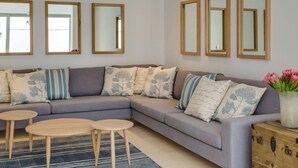 Villa, 5 Bedrooms, Accessible, Balcony | Lounge - Villa 3b Finchley - 5 Rooms Villa, (Cape Town)