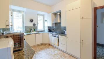 Réfrigérateur, plaque de cuisson, lave-vaisselle