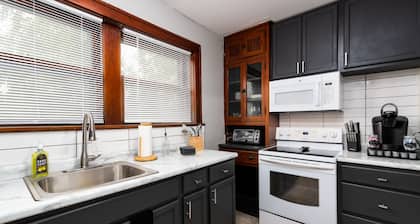 1bed/1bath with laundry in Princeton Heights