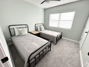 3 dormitorios, tabla de planchar con plancha, wifi y ropa de cama