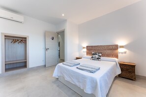 6 soverom, strykejern/-brett, wi-fi (inkludert) og sengetøy