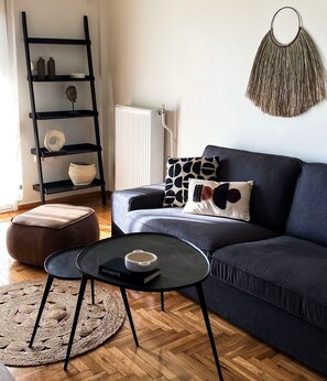 TV - Funky Boho Kallithea Loft (Kallithea)