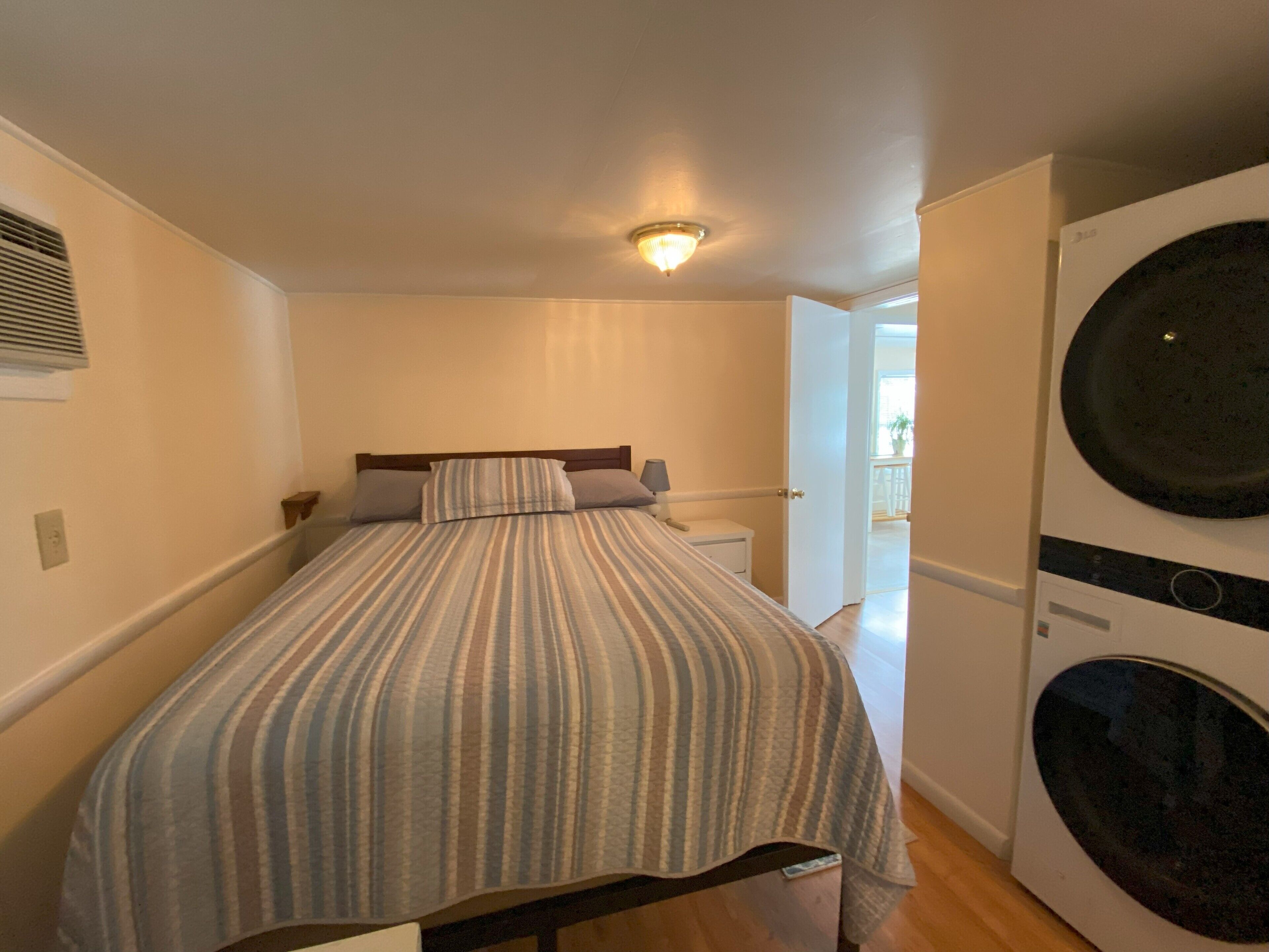 2 عدّة غرف نوم وواي فاي مجانًا وملاءات أسرّة