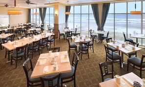 Dining - Oceanview Retreat: 2BR Deluxe Resort, (Myrtle Beach)