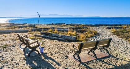 Pirates Perch I Whidbey I Hot Tub I King Bed