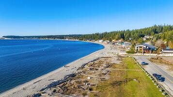 Liegestühle, Strandtücher