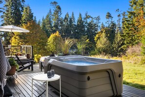 Terrace/patio - Pirates Perch I Whidbey I Hot Tub I King Bed (Freeland)