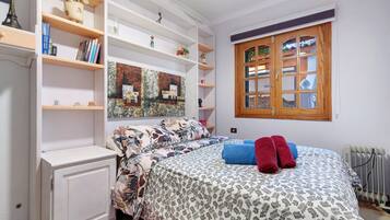 3 quartos, ferros/tábuas de passar roupa, Wi-Fi de cortesia