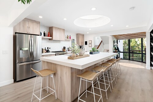 Zen Villa @ Hollywood Hills, Los Angeles by Universal Studio
