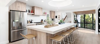 Zen Villa @ Hollywood Hills, Los Angeles by Universal Studio
