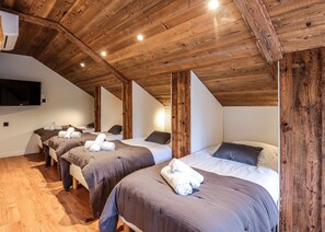3 chambres, fer et planche à repasser, Wi-Fi gratuit, draps fournis