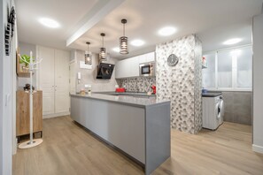 Fridge, microwave, oven, stovetop - Apartment "Brisa Marina" with Shared Pool & Wi-Fi (El puerto de santa maria)