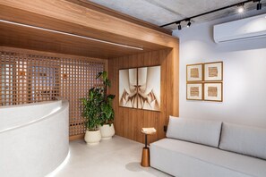 Premium Quadruple Room | Interior - Way Bossa por Carpediem (João Pessoa)