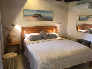 6 bedrooms, iron/ironing board, free WiFi, bed sheets - Finca Can Toni – Comfortable Finca near Ibiza Town (Sant Jordi / Ibiza)