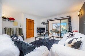 TV - Lovely vacation home Atico roger de flor (Pollença)