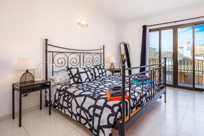 3 bedrooms, iron/ironing board, free WiFi, bed sheets - Lovely vacation home Atico roger de flor (Pollença)