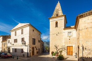 Exterior - Apartment 'Can Roses' with Private Terrace, Wi-Fi and Air Conditioning (Moscari)