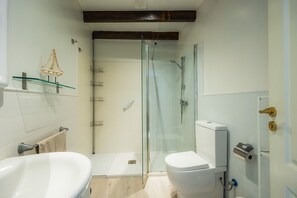 Shower, towels