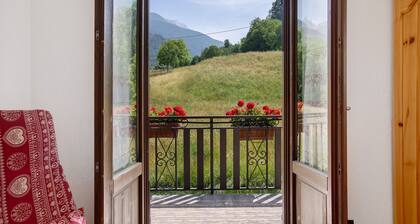 Ferienhaus 'Le Cré Appartamento 2' mit Bergblick, Gemeinschaftsgarten und WLAN